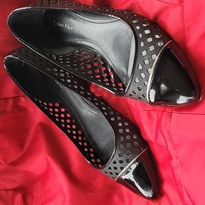 CALVIN KLEIN Elaine black patent ballerina flats 9W